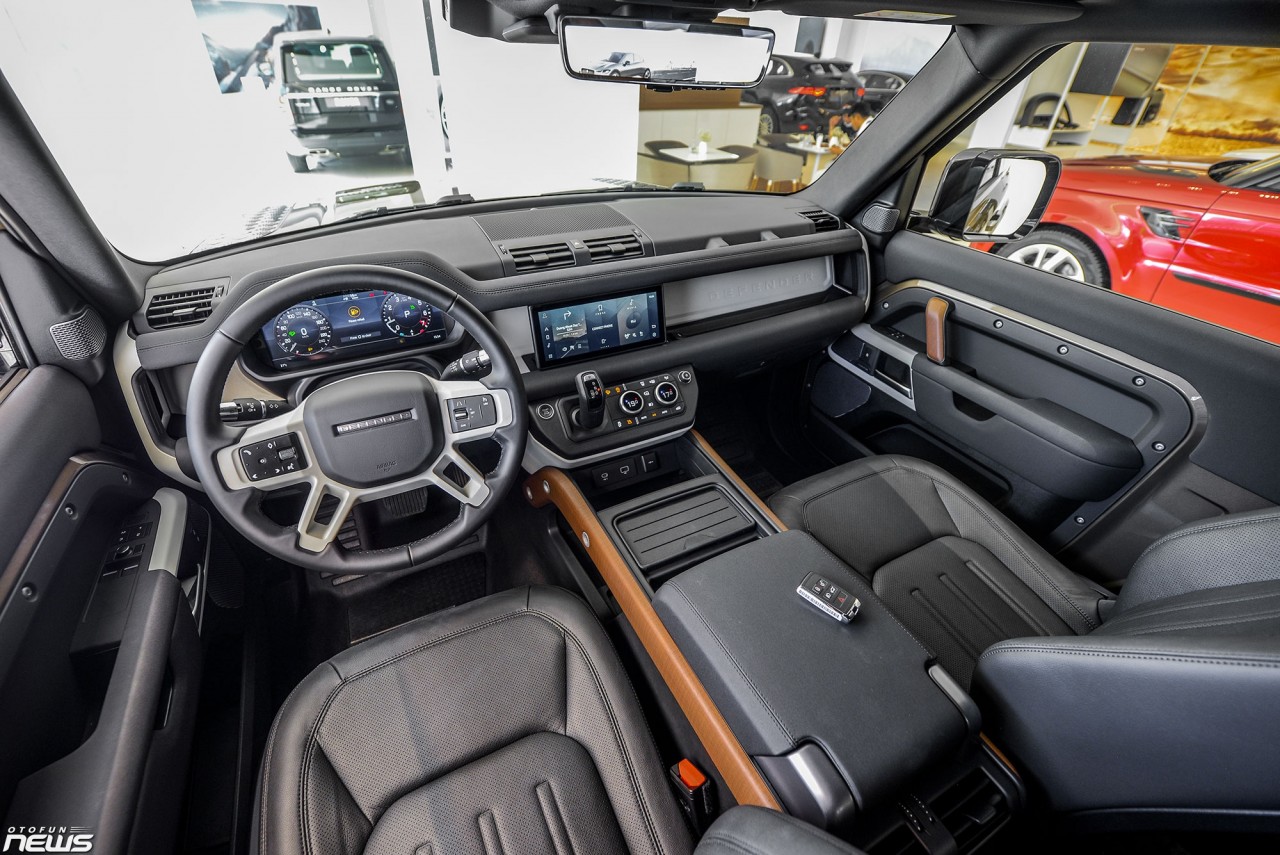 Land Rover Defender 90 - SUV 3 cửa hạng sang giá 4 tỷ đồng Land Rover Defender 90 - SUV 3 cửa hạng sang giá 4 tỷ đồng