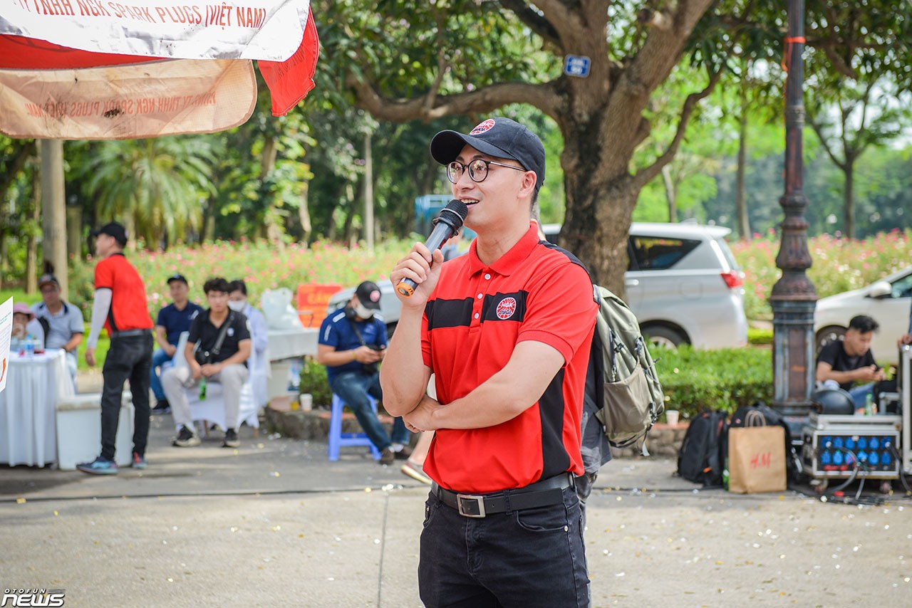 Hướng dẫn 'giải cứu' bugi ngập nước tại Hà Nội