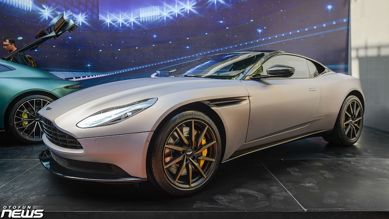 Aston Martin giới thiệu bộ đôi Vantage F1 Edition và DB11 V8 Coupe tại Việt Nam