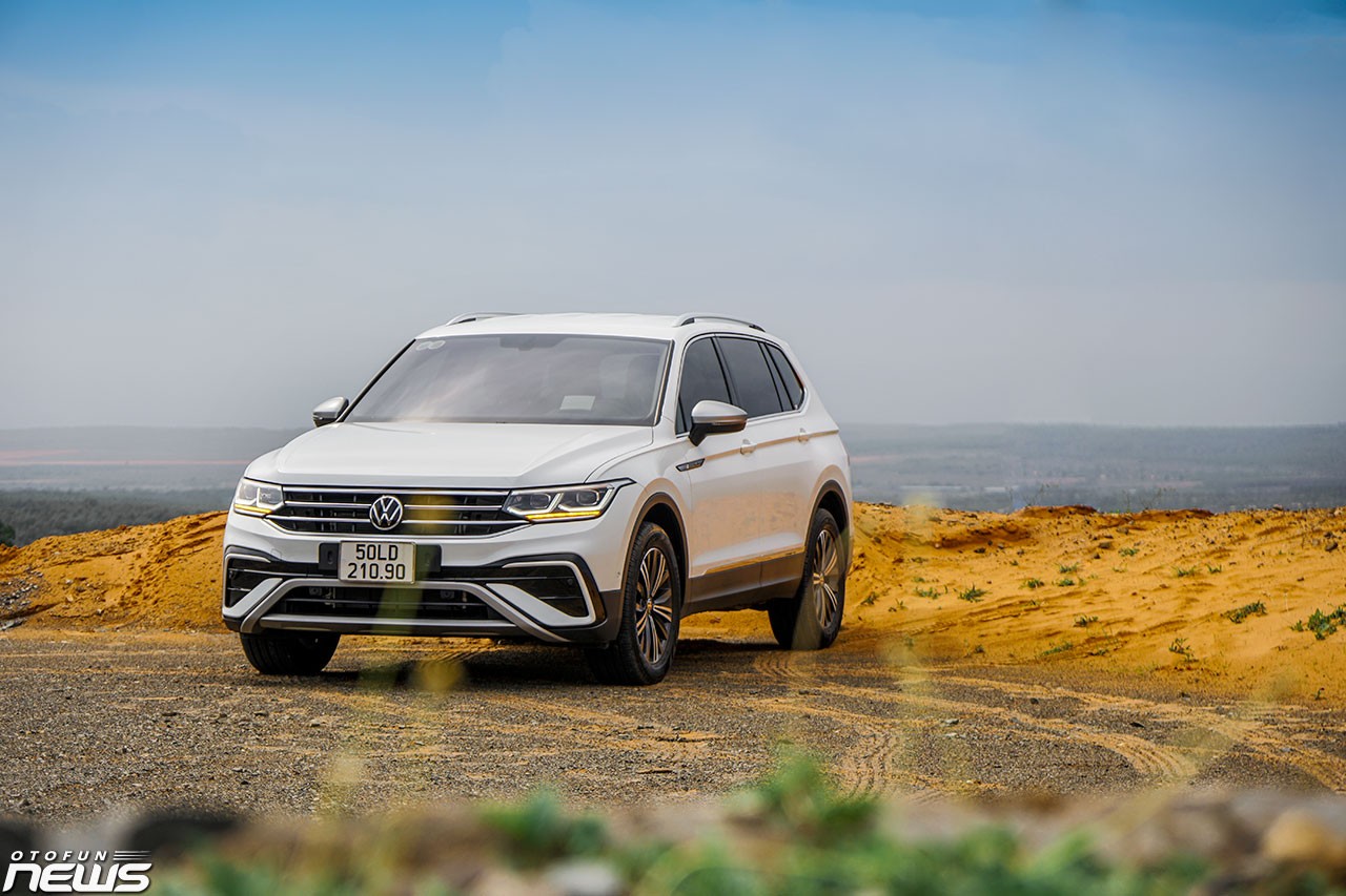 Volkswagen Tiguan Allspace 2023 giảm giá mạnh, chỉ còn 1,699 tỷ đồng