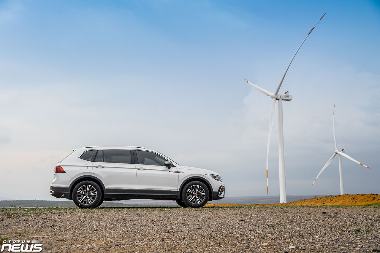 Volkswagen Tiguan Allspace 2023 giảm giá mạnh, chỉ còn 1,699 tỷ đồng