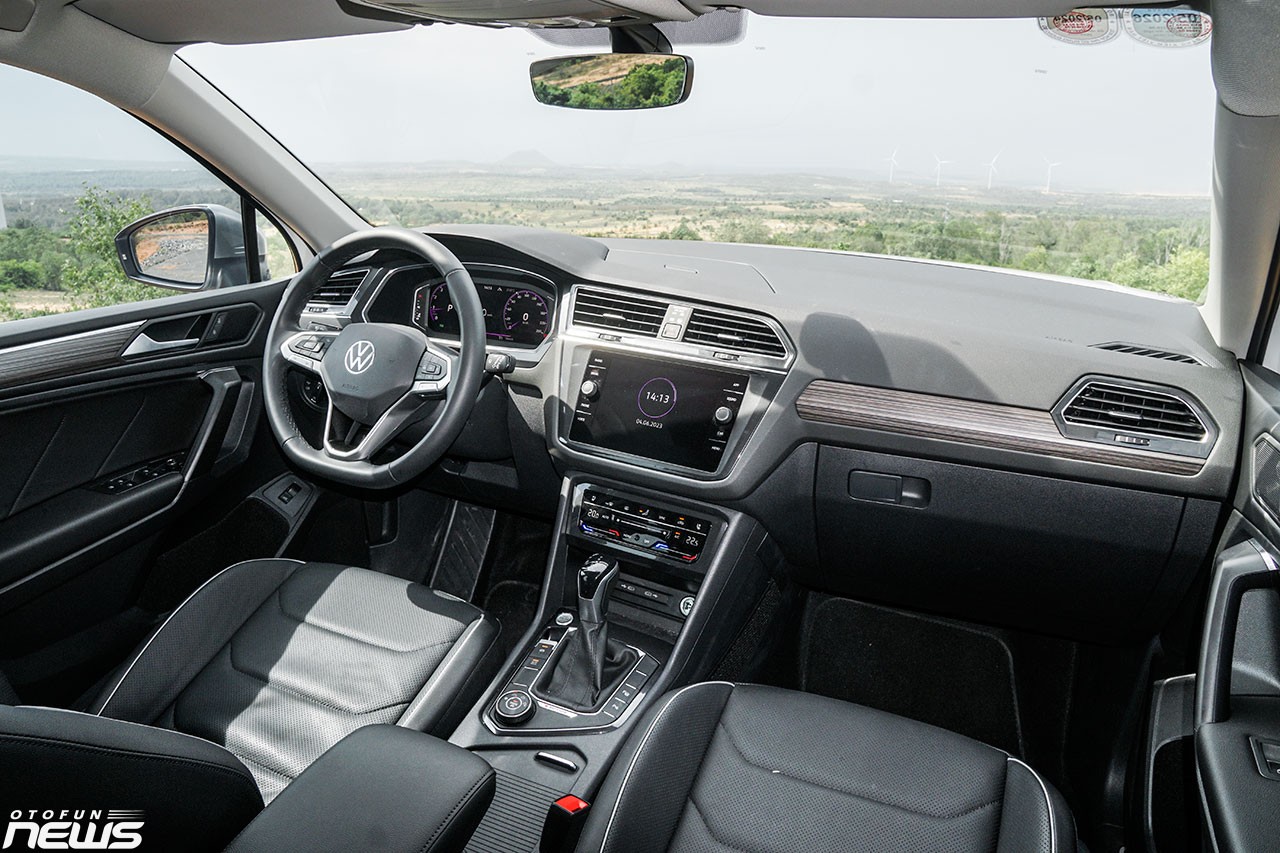 Volkswagen Tiguan Allspace 2023 giảm giá mạnh, chỉ còn 1,699 tỷ đồng