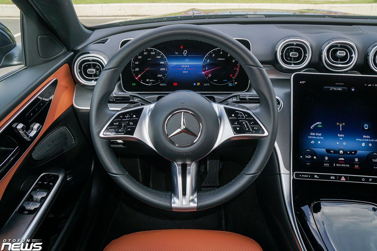 Mercedes-Benz C 200 Avantgarde: Lựa chọn cho người lần đầu sở hữu xe sang