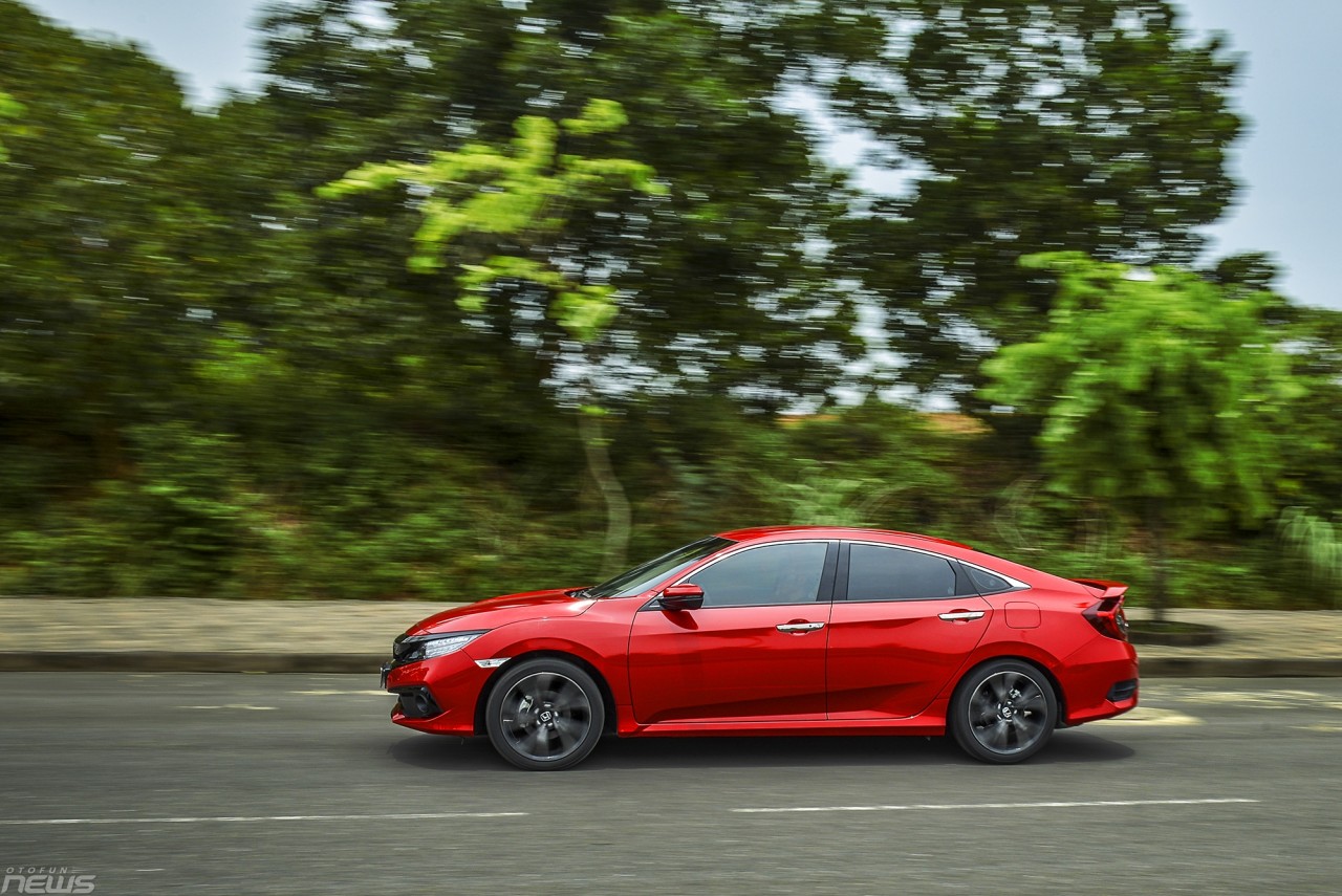 danh gia honda civic rs 2019 hinh mau cua sedan hang c tre va the thao