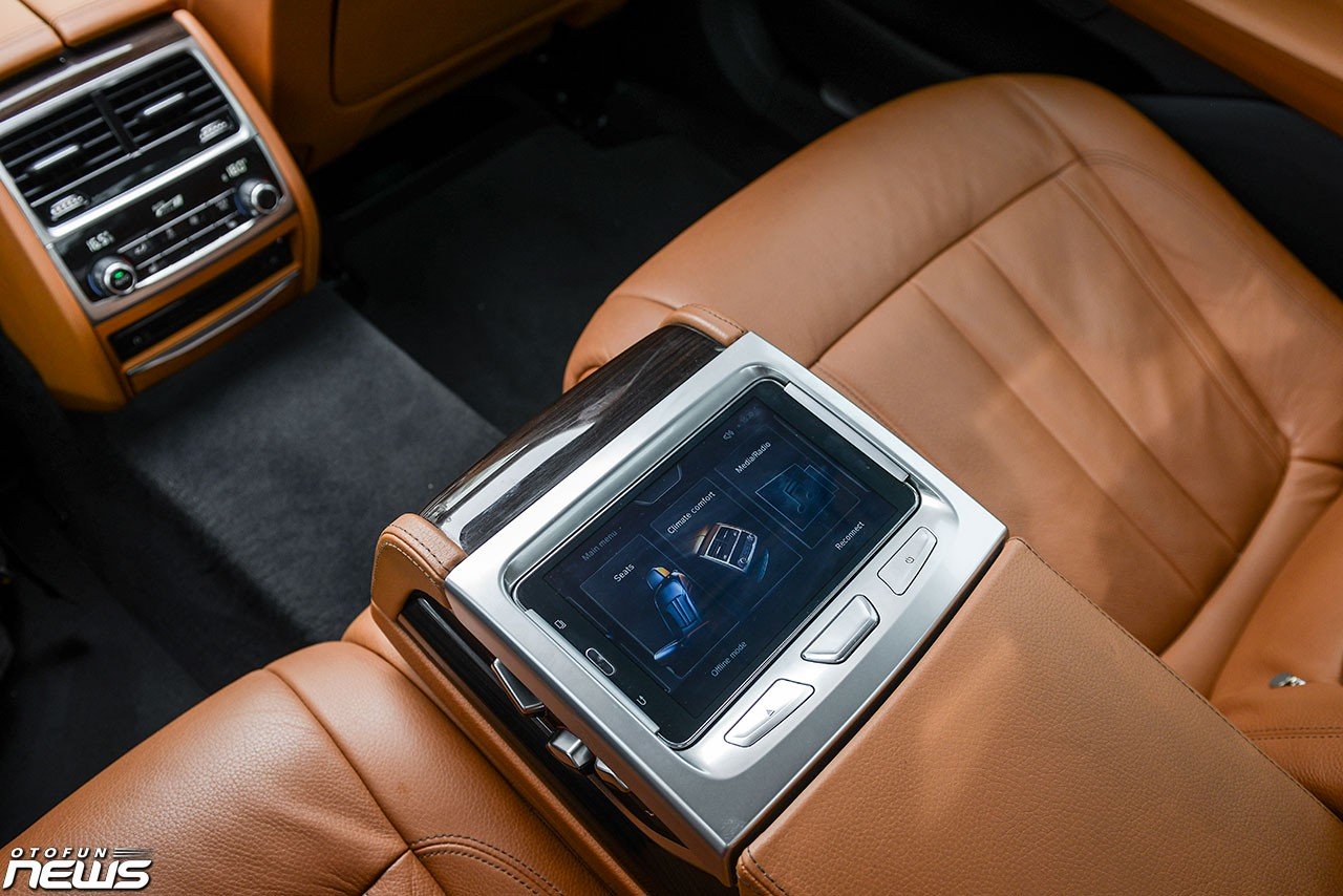 BMW 730Li 2016 chạy gần 70.000km giá 'chỉ' 2,5 tỷ đồng