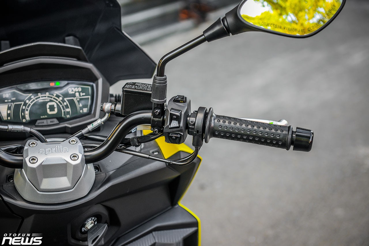 Hình chi tiết Aprilia SR GT 200 bản thể thao giá gần 100 triệu
