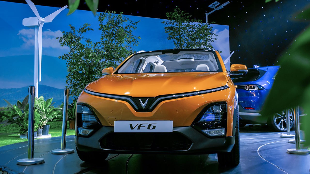Cận cảnh VinFast VF6 công suất 174-201 mã lực, tầm hoạt động gần 400km
