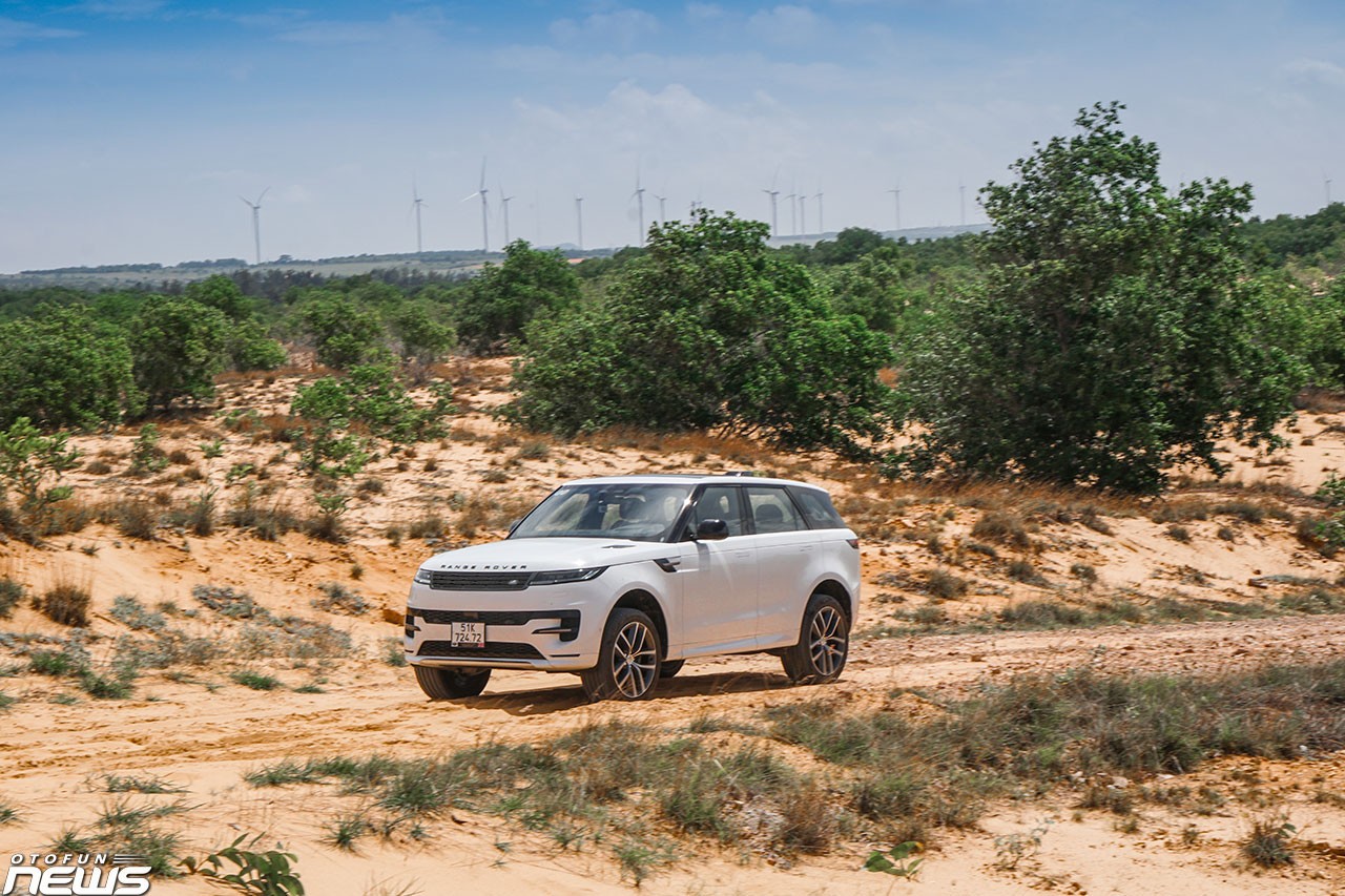 Range Rover Sport 2023: SUV thể thao dành cho người thích lái