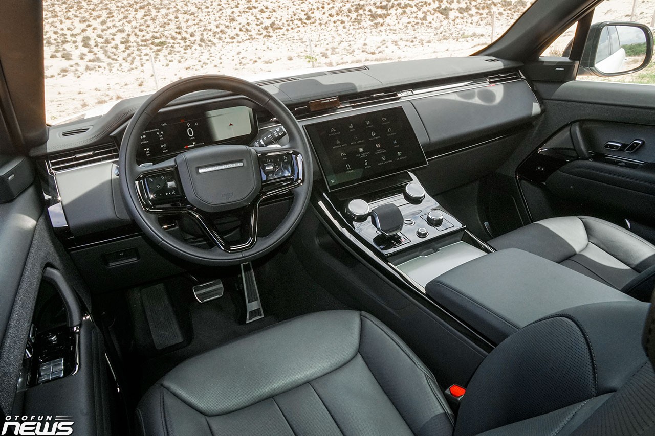 Range Rover Sport 2023: SUV hạng sang mang cảm giác lái thể thao