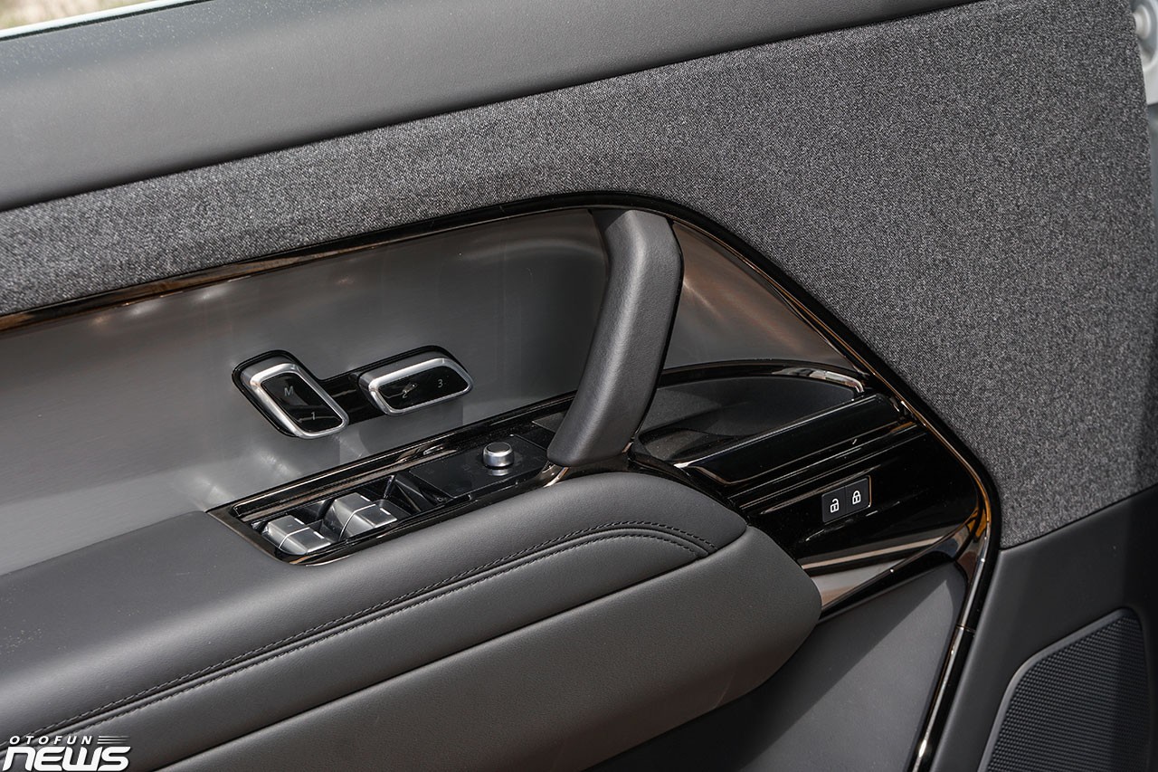 Range Rover Sport 2023: SUV hạng sang mang cảm giác lái thể thao