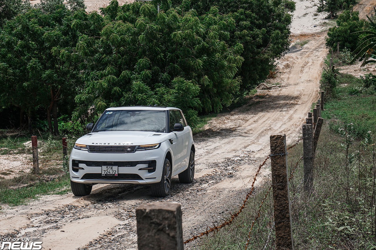 Range Rover Sport 2023: SUV thể thao dành cho người thích lái