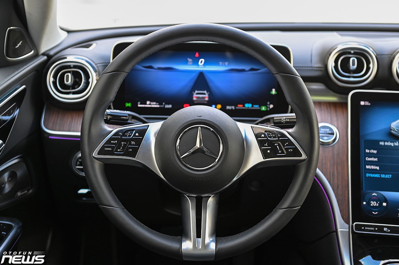 Mercedes-Benz C200 Avantgarde Plus: Chiếc xe cho người tinh tế