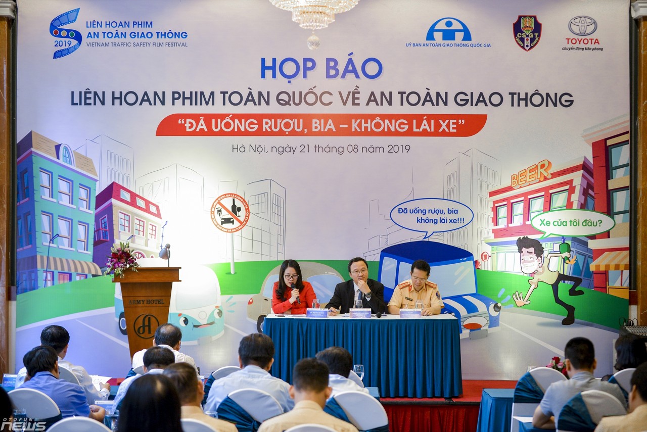 Liên hoan phim toàn quốc về an toàn giao thông 2019: Cơ hội cho tác giả chuyên và không chuyên lien hoan phim toan quoc ve an toan giao thong 2019 co hoi cho tac gia chuyen va khong chuyen