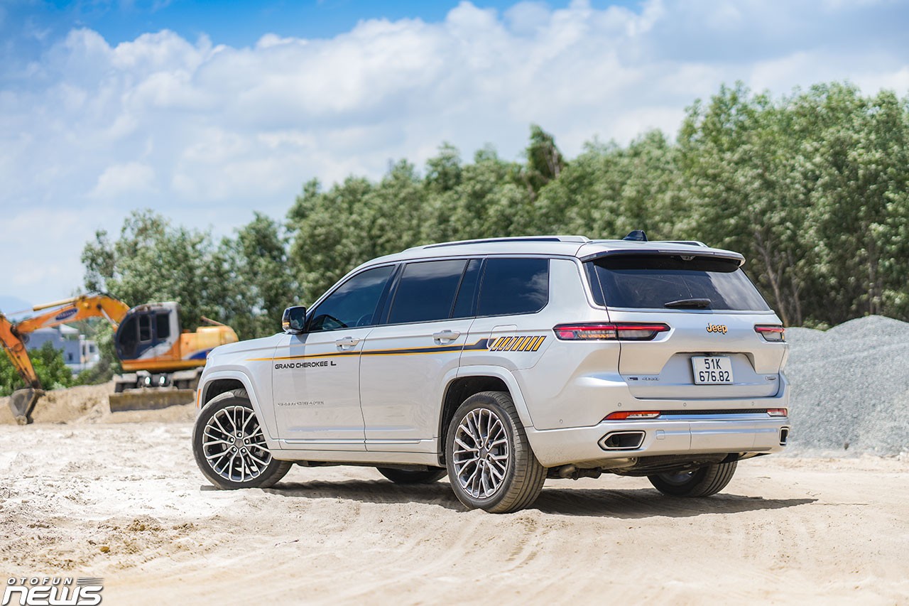 Jeep Grand Cherokee L 2023: SUV cỡ lớn ba hàng ghế, thực dụng đúng chất Mỹ