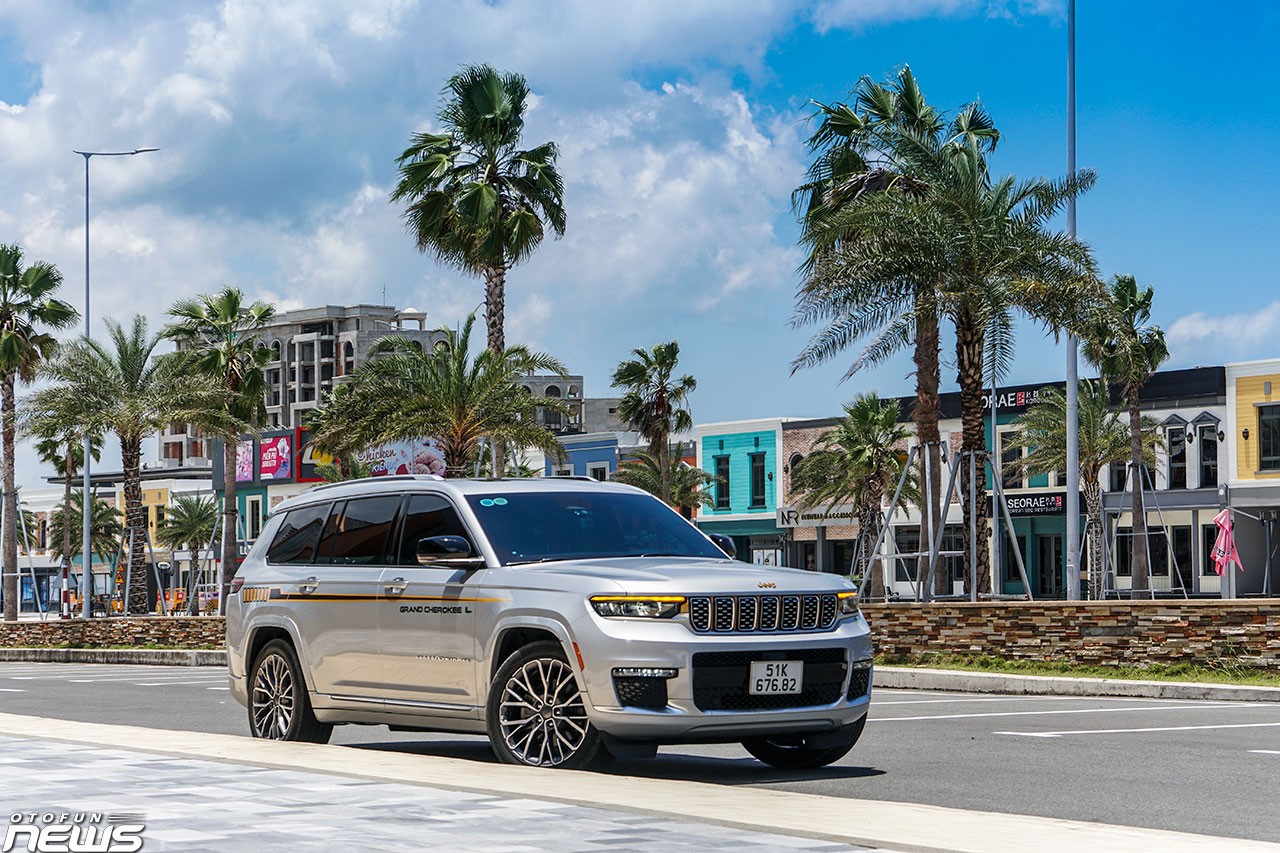 Jeep Grand Cherokee L 2023: SUV cỡ lớn ba hàng ghế, thực dụng đúng chất Mỹ