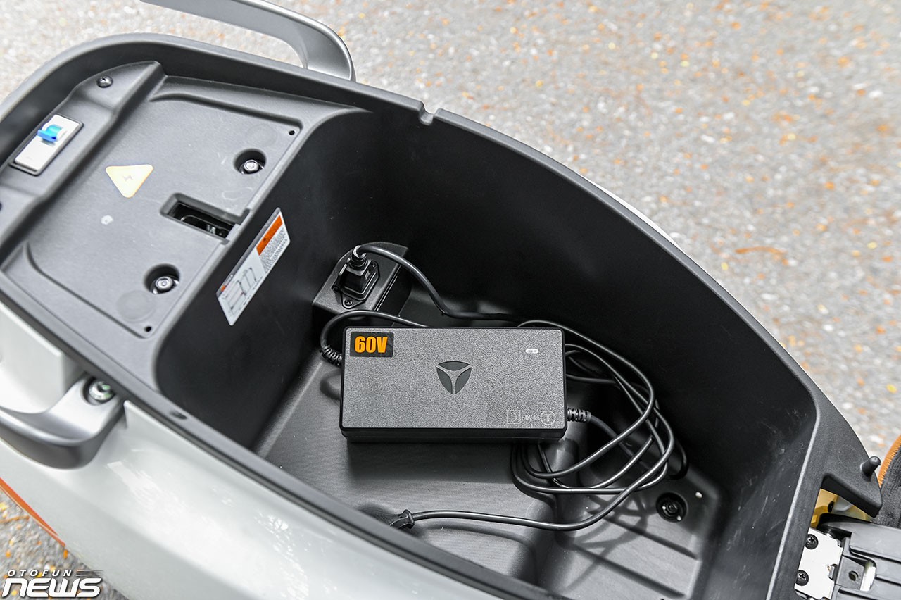 Đánh giá Yadea Orla 2023, chiếc xe máy điện mới cực phù hợp cho dân văn phòng