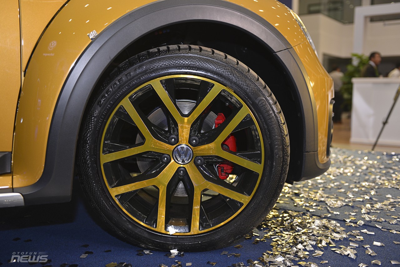 suc hut kho cuong cua bo doi volkswagen new beetle dune va new passat bluemotion