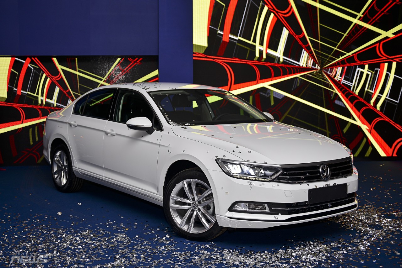 suc hut kho cuong cua bo doi volkswagen new beetle dune va new passat bluemotion