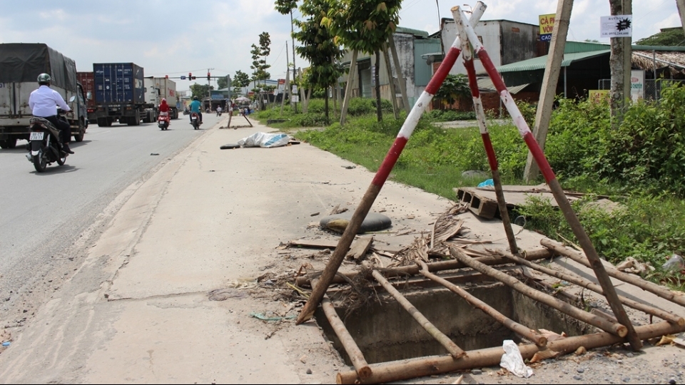 Bình Dương: Những hố ga cạm bẫy chết người giữa phố