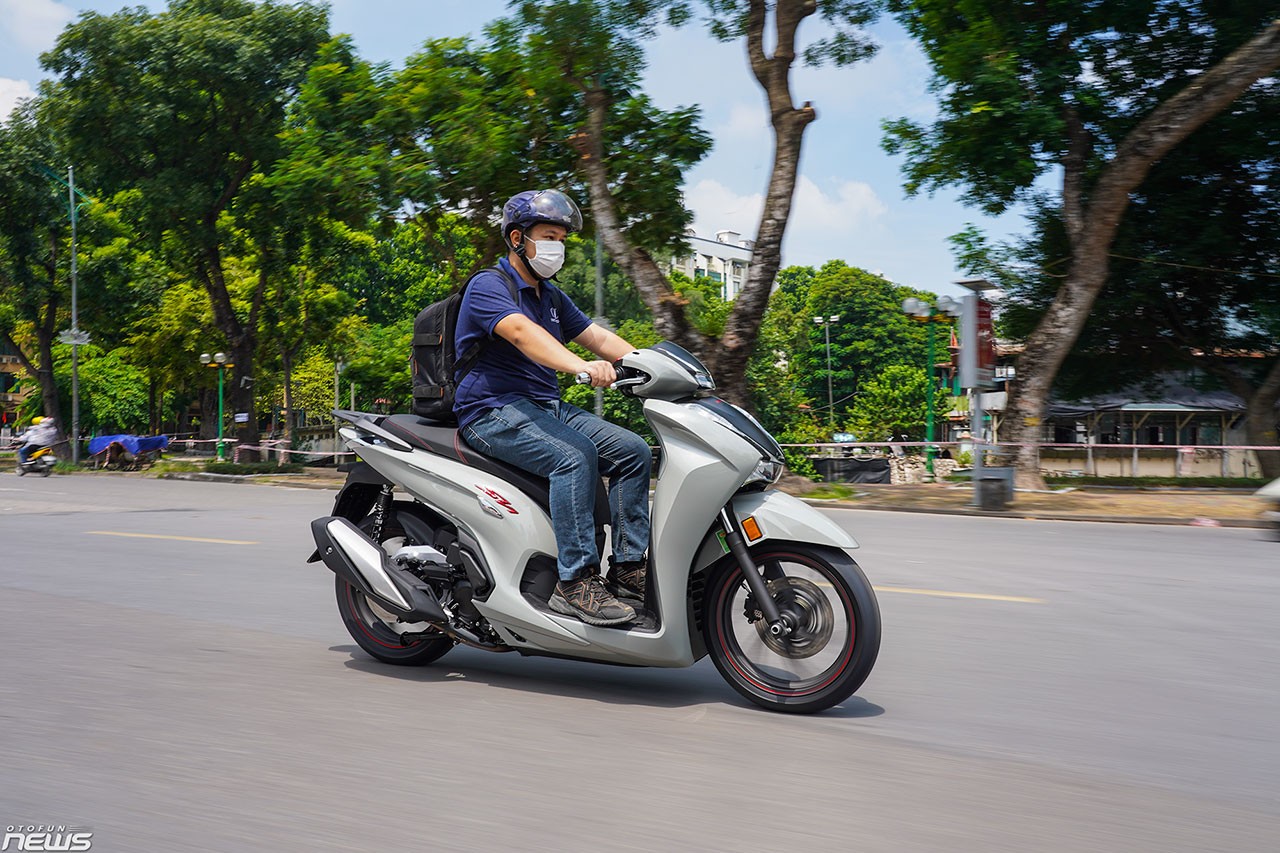 Chi tiết Honda SH350i giá gần 150 triệu tại Việt Nam