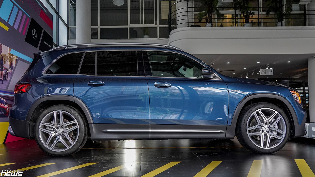 Mercedes AMG GLB 35 giá 2,7 tỷ đồng có mặt tại Hà Nội