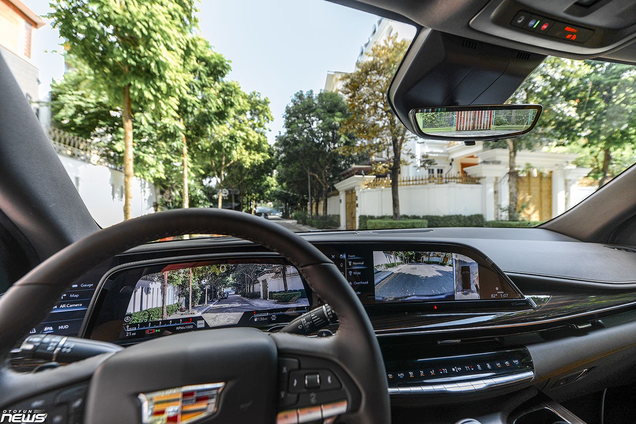 Cận cảnh hàng hiếm Cadillac Escalade ESV máy dầu giá 8,5 tỷ đồng