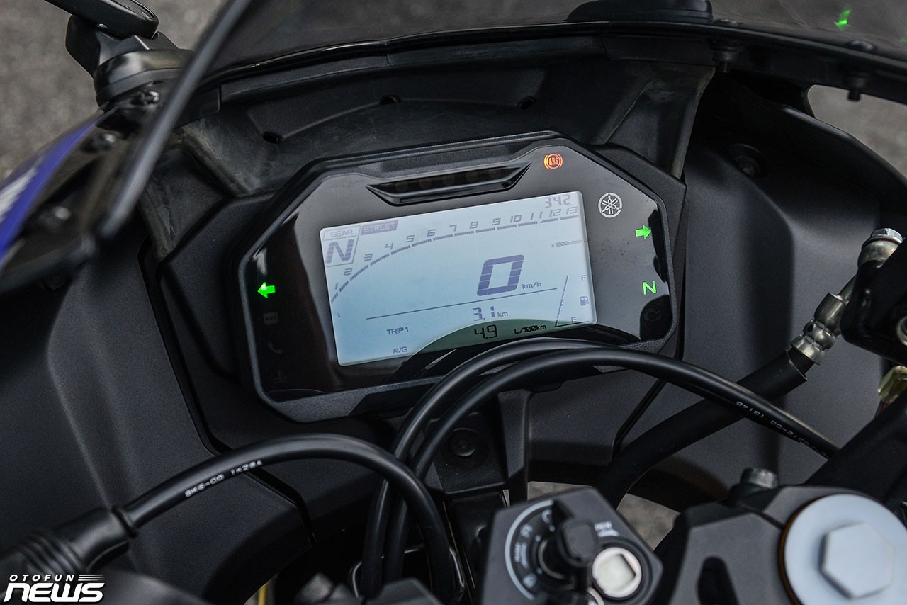 Đánh giá nhanh Yamaha R15 mới ra mắt