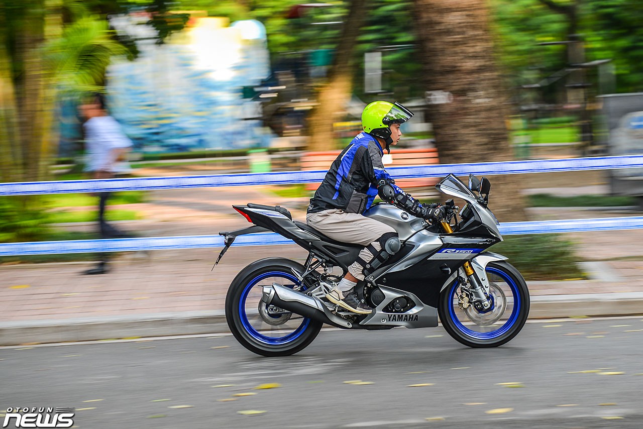 Đánh giá nhanh Yamaha R15 mới ra mắt