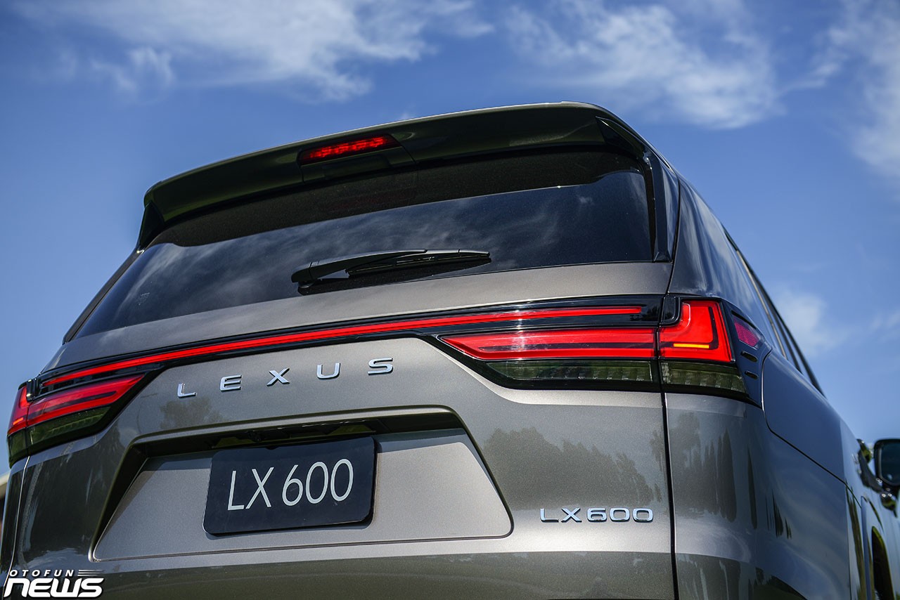 Hình chi tiết Lexus LX600 VIP giá 9,2 tỷ tại Việt Nam