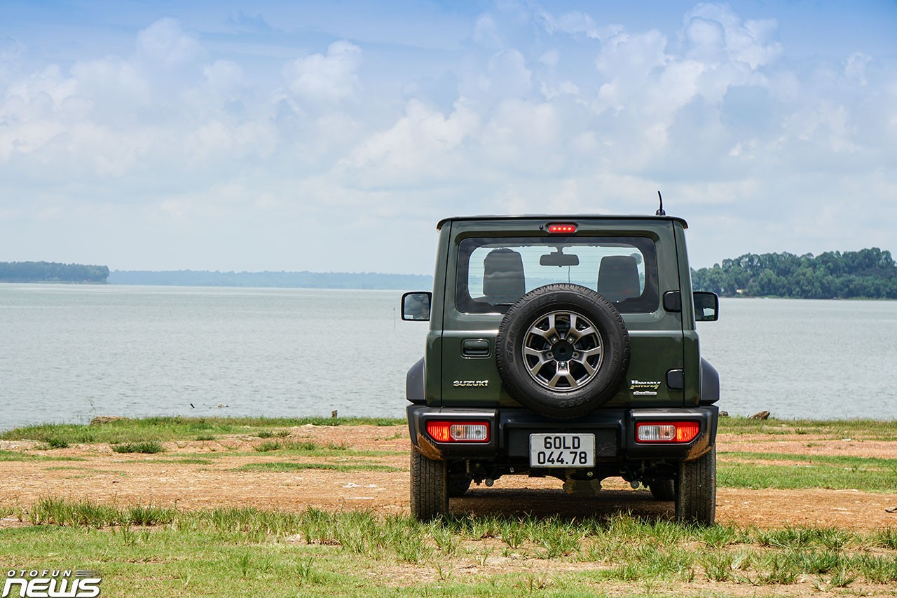 Cận cảnh Suzuki Jimny chính hãng sắp bán tại Việt Nam vào tháng 11