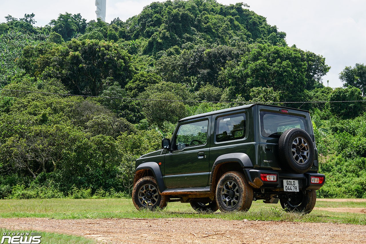 Cận cảnh Suzuki Jimny chính hãng sắp bán tại Việt Nam vào tháng 11