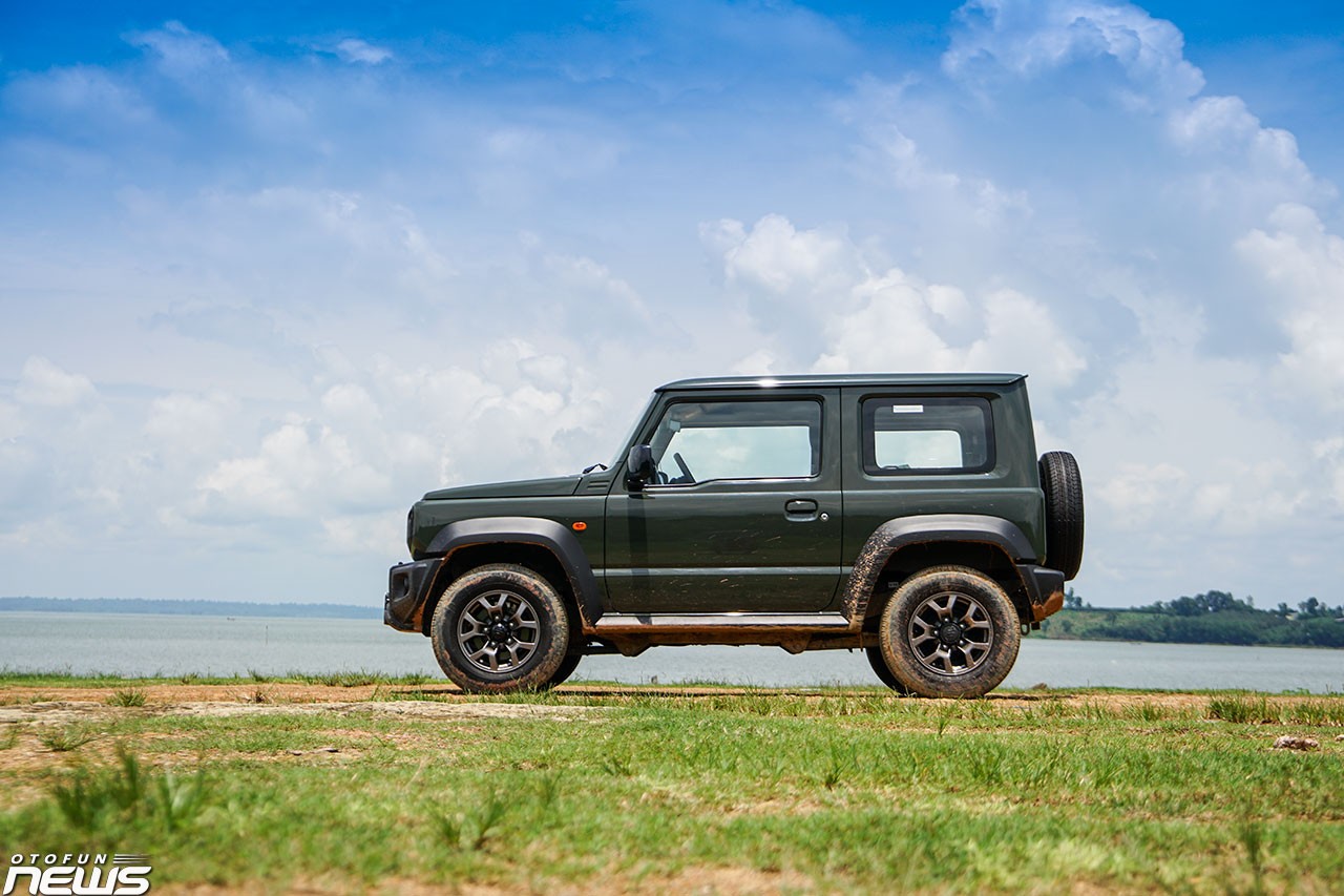 Cận cảnh Suzuki Jimny chính hãng sắp bán tại Việt Nam vào tháng 11