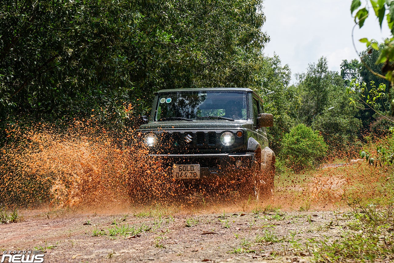 Cận cảnh Suzuki Jimny chính hãng sắp bán tại Việt Nam vào tháng 11