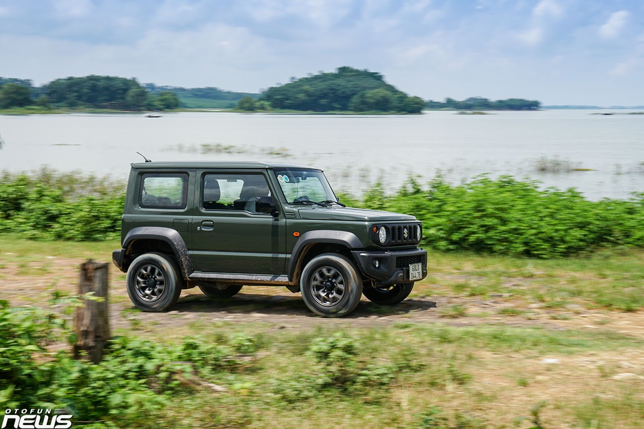 Cận cảnh Suzuki Jimny chính hãng sắp bán tại Việt Nam vào tháng 11