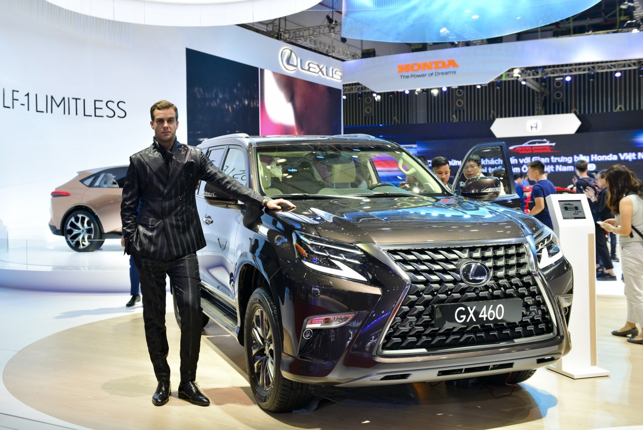 lexus gioi thieu rx va gx phien ban nang cap tai vms 2019