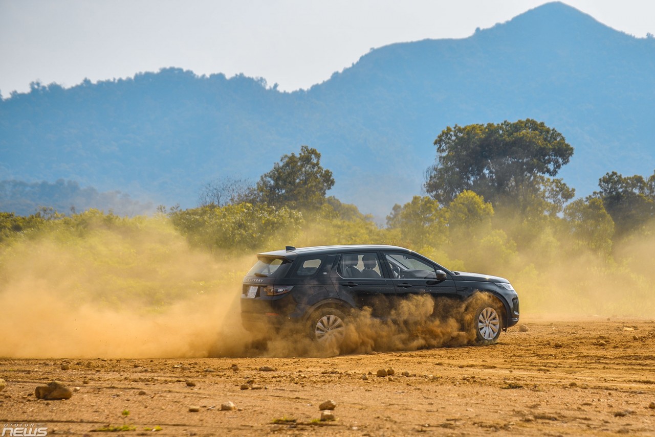 land rover discovery sport 52 cho ngoi va hon the nua