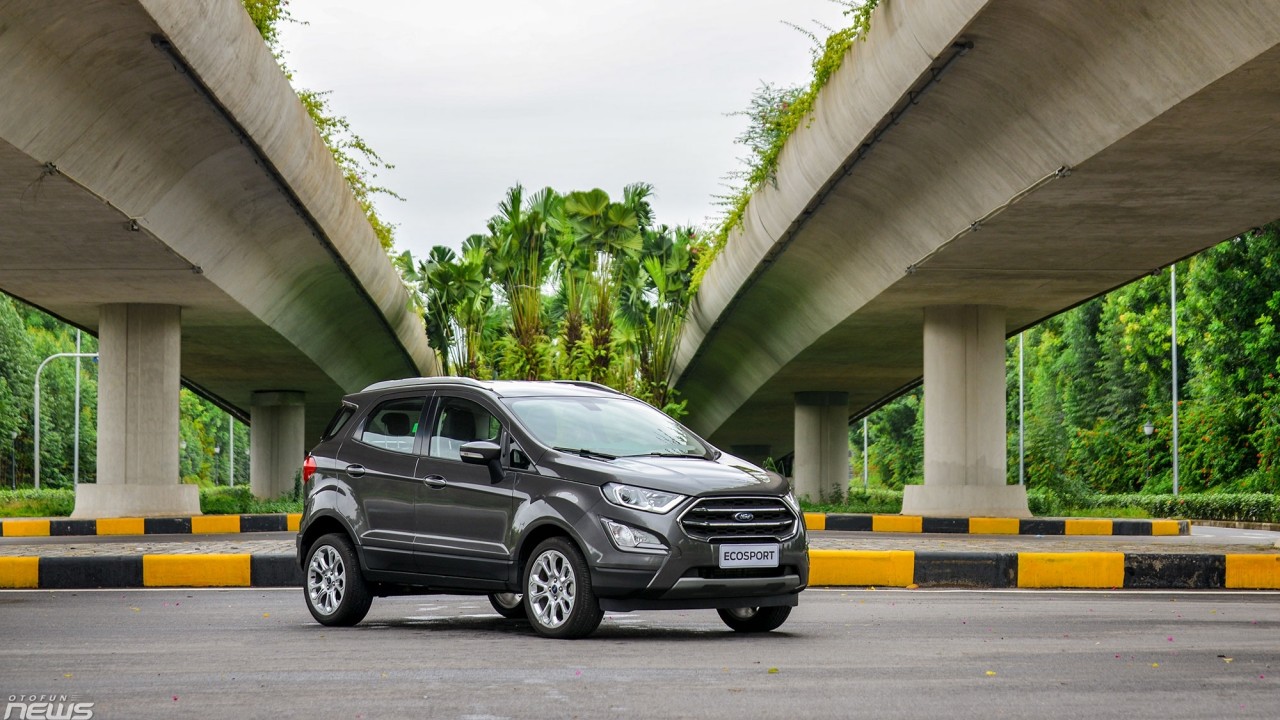 Ford giảm giá hàng loạt mẫu xe trong tháng này