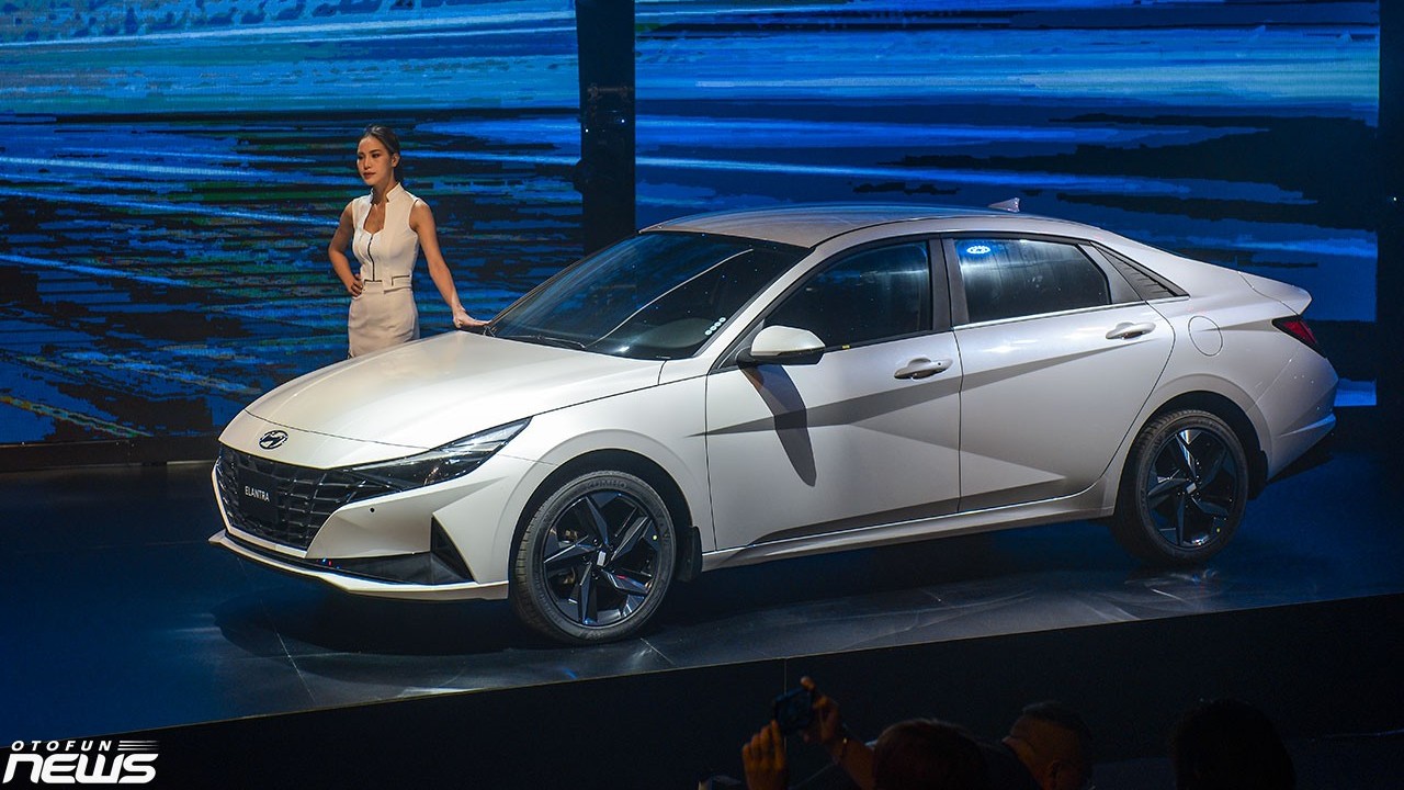 Hyundai Elantra 2023 ra mắt: 4 phiên bản, giá bán 599-799 triệu đồng