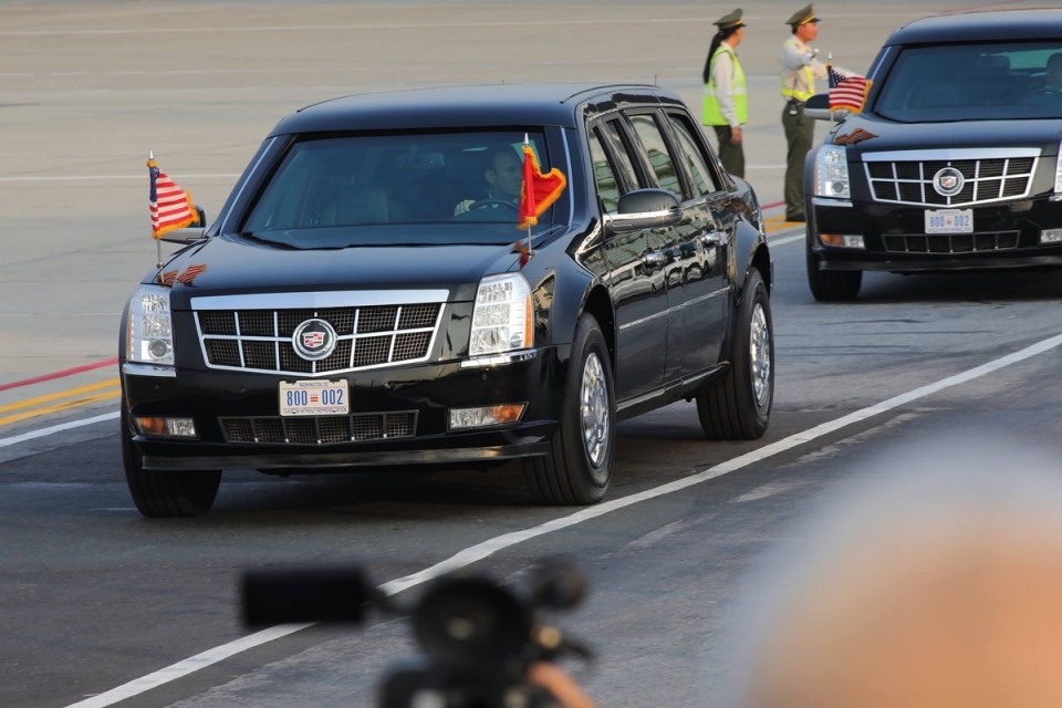 Hành trình bốn xe "Quái thú" phục vụ Tổng thống Mỹ Donald Trump tại Việt Nam hanh trinh bon xe quai thu phuc vu tong thong my donald trump tai viet nam