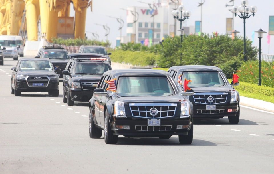 Hành trình bốn xe "Quái thú" phục vụ Tổng thống Mỹ Donald Trump tại Việt Nam hanh trinh bon xe quai thu phuc vu tong thong my donald trump tai viet nam