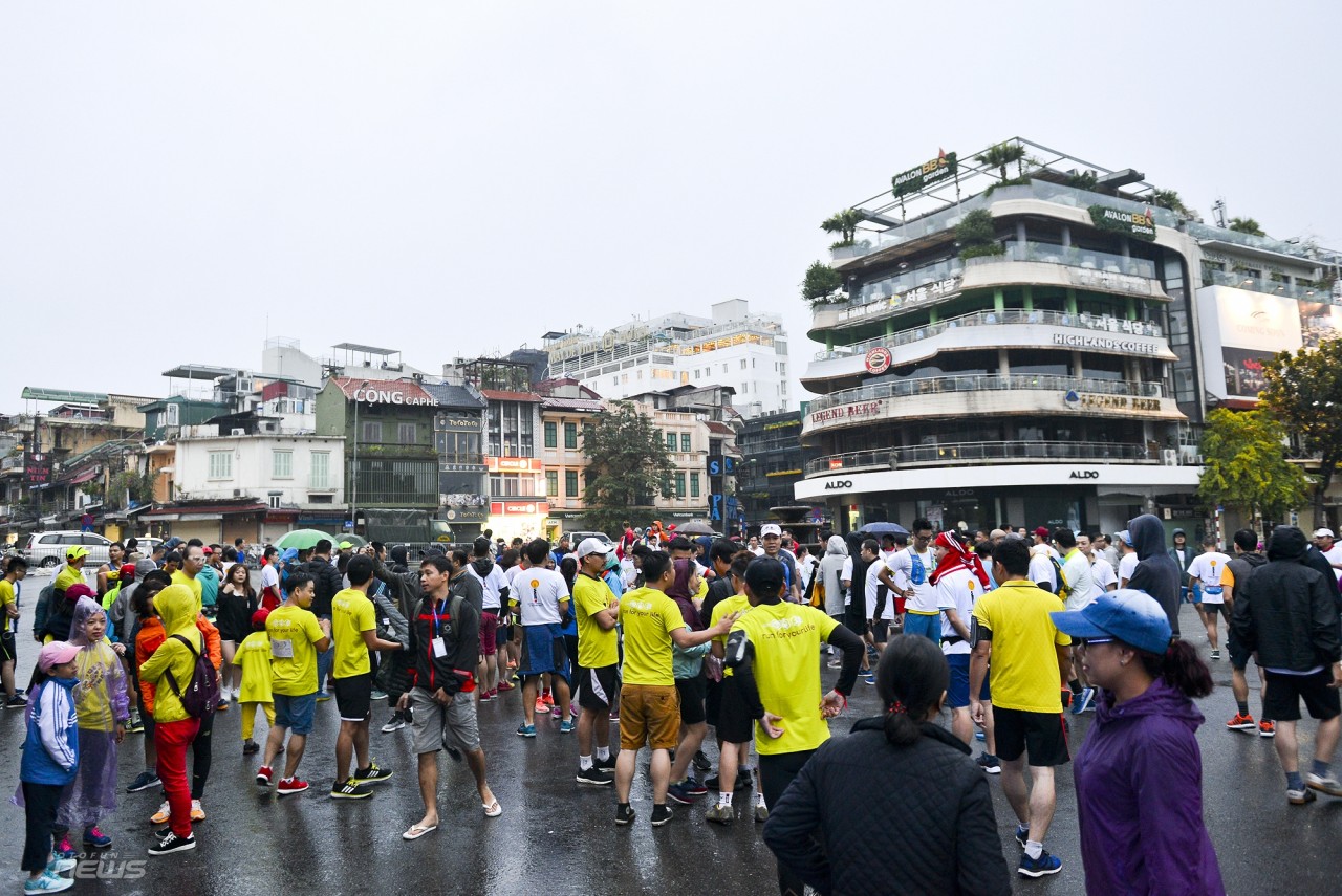 "Chạy vì An toàn giao thông" đông người tham dự dù mưa gió chay vi an toan giao thong dong nguoi tham du du mua gio