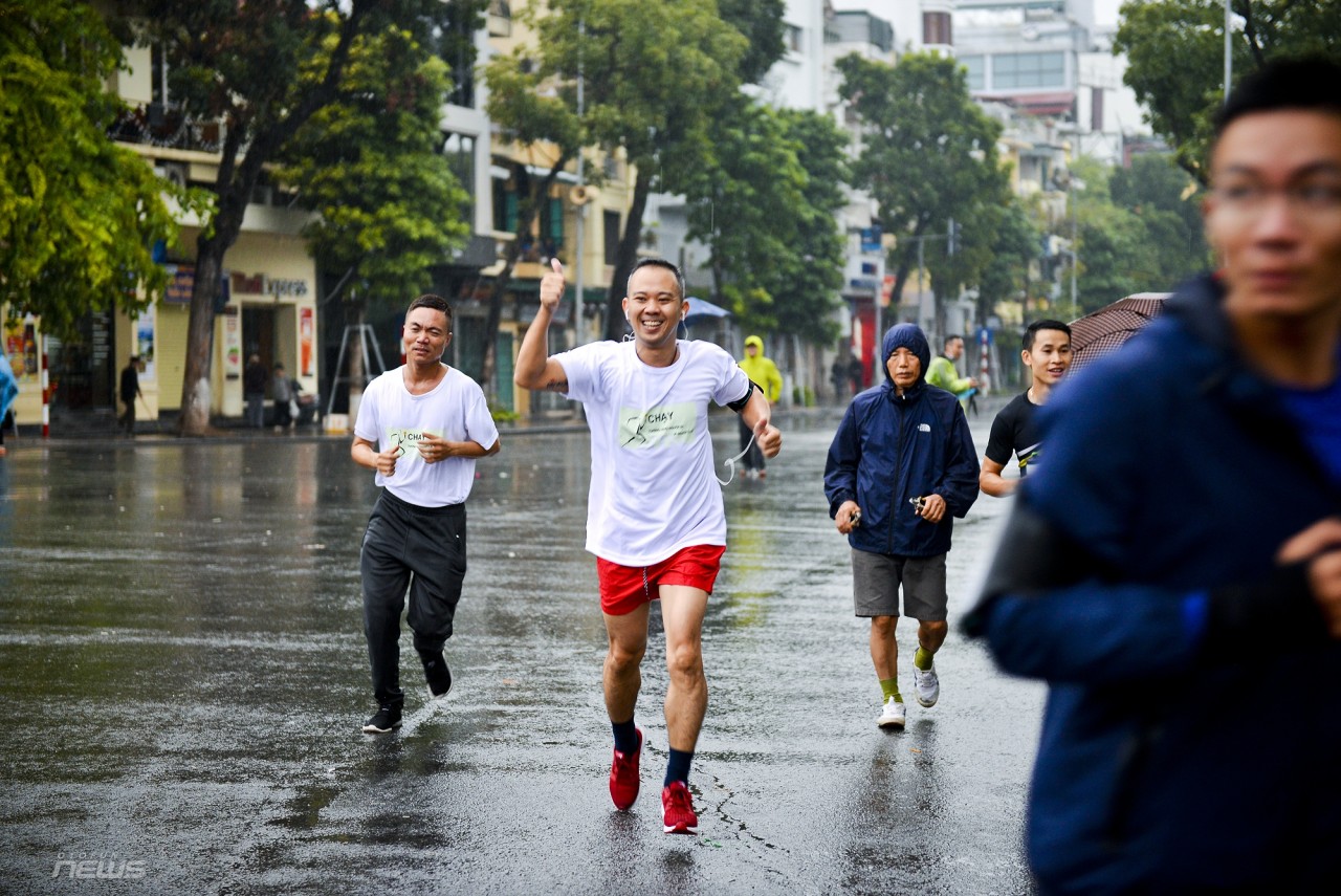 "Chạy vì An toàn giao thông" đông người tham dự dù mưa gió chay vi an toan giao thong dong nguoi tham du du mua gio