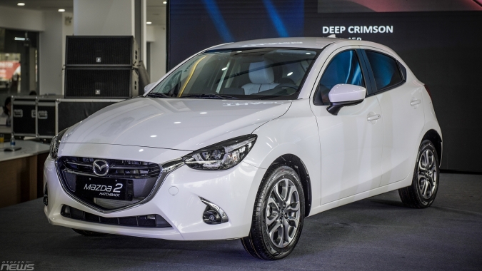 Cận cảnh Mazda 2 phiên bản sedan và hatchback vừa ra mắt Việt Nam
