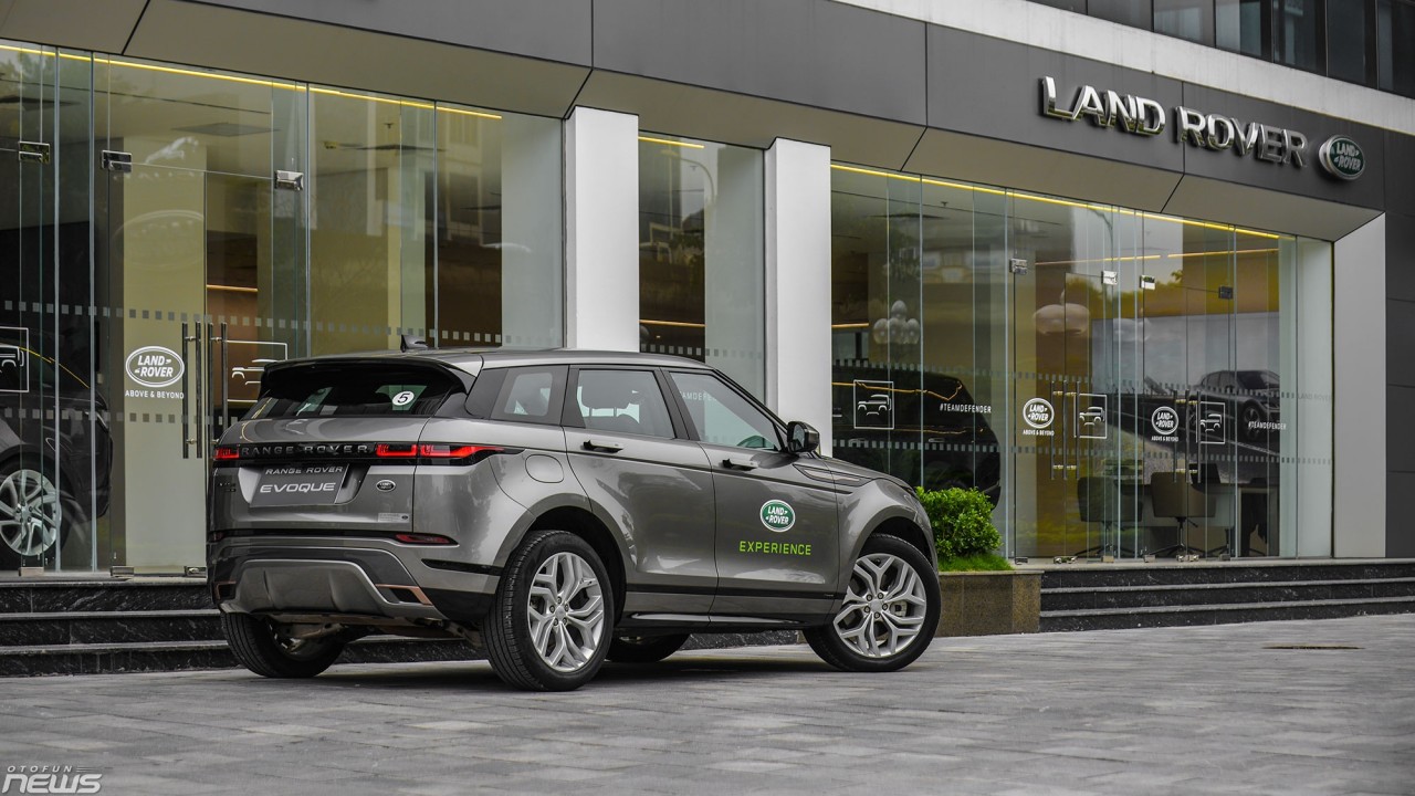 Cận cảnh Range Rover Evoque R-Dynamic SE giá 4,35 tỷ đồng tại Việt Nam Cận cảnh Range Rover Evoque R-Dynamic SE giá 4,35 tỷ đồng tại Việt Nam