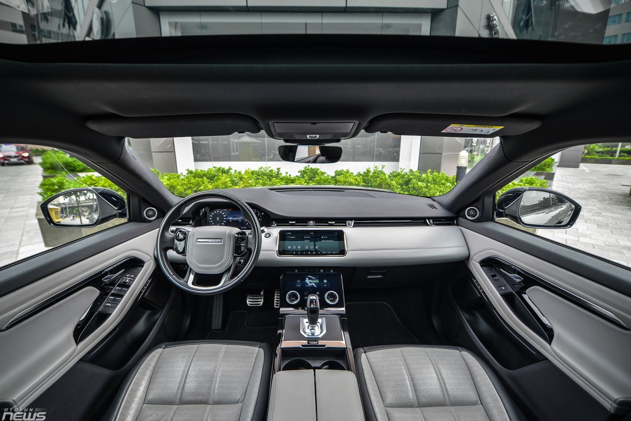 Cận cảnh Range Rover Evoque R-Dynamic SE giá 4,35 tỷ đồng tại Việt Nam Cận cảnh Range Rover Evoque R-Dynamic SE giá 4,35 tỷ đồng tại Việt Nam
