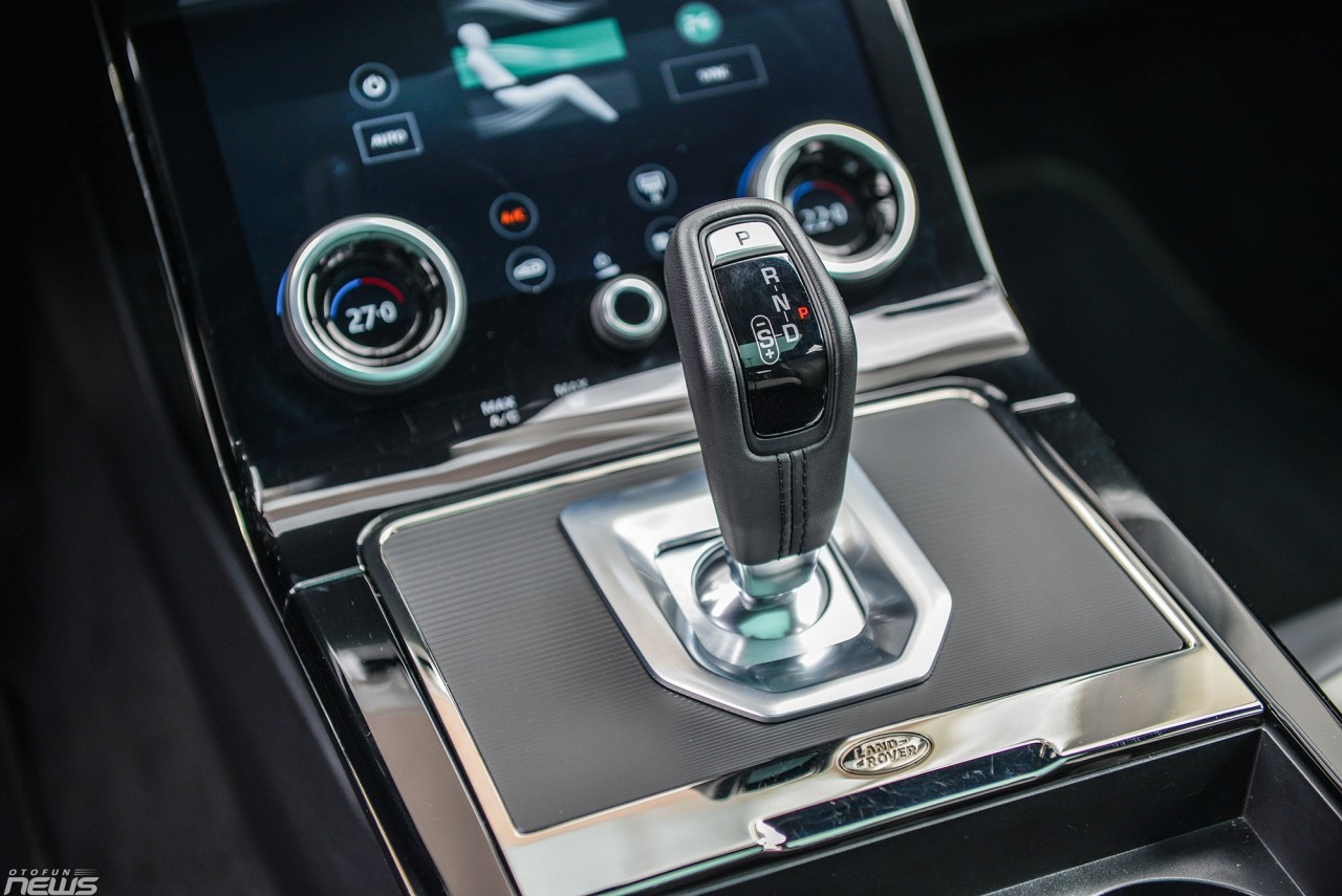 Cận cảnh Range Rover Evoque R-Dynamic SE giá 4,35 tỷ đồng tại Việt Nam Cận cảnh Range Rover Evoque R-Dynamic SE giá 4,35 tỷ đồng tại Việt Nam