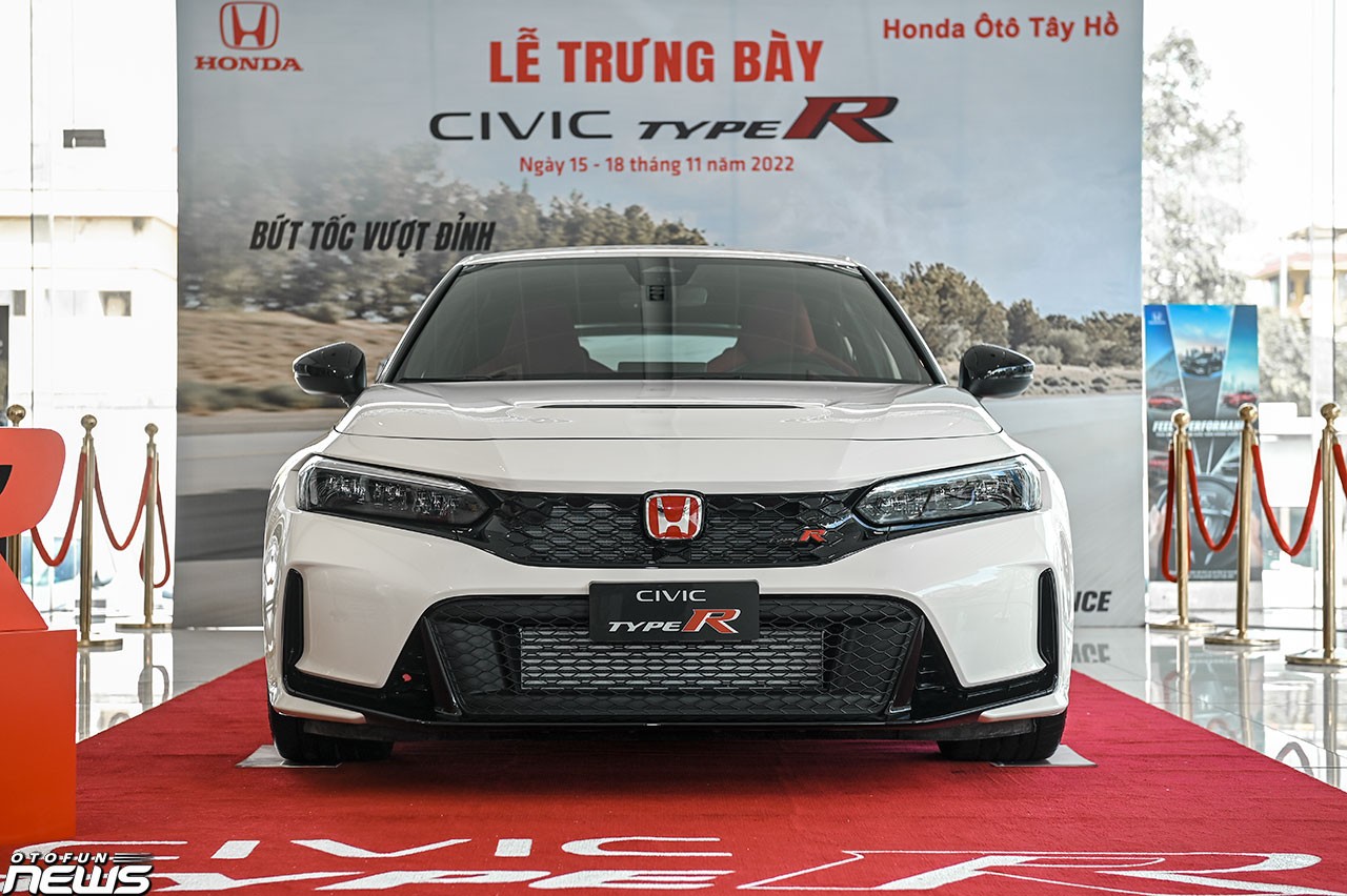 Honda Civic Type R tại Việt Nam có giá 2,4 tỷ đồng