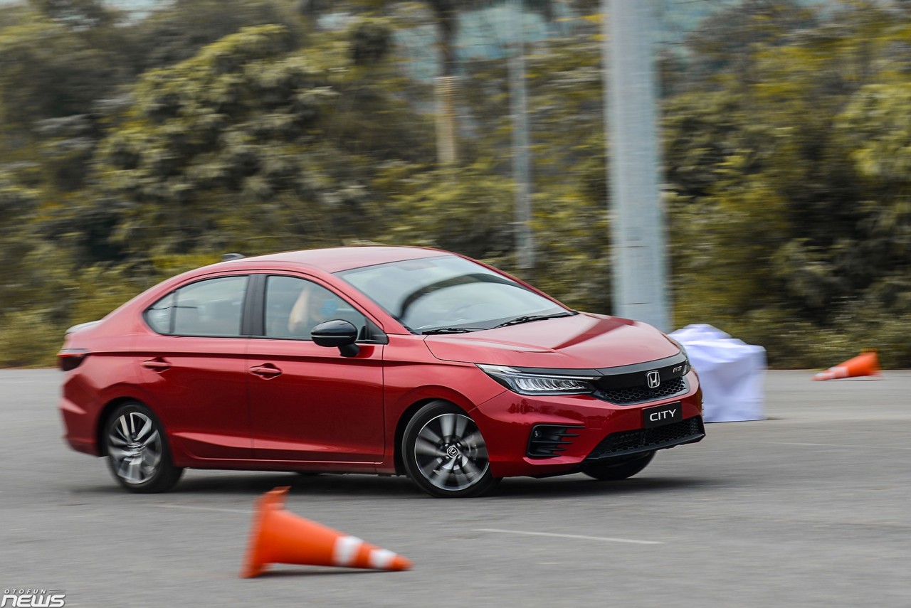10 xe bán chạy nhất tháng 1/2021: Toyota Vios bại dưới tay Mitsubishi Xpander