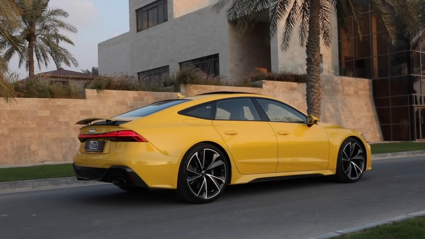 Audi RS7 2021 hấp dẫn lôi cuốn với màu vàng Vegas Trung Quốc thử nghiệm đường thế hệ mới kết nối các phương tiện giao thông