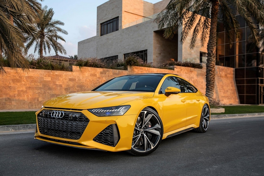 Audi RS7 2021 hấp dẫn lôi cuốn với màu vàng Vegas Trung Quốc thử nghiệm đường thế hệ mới kết nối các phương tiện giao thông